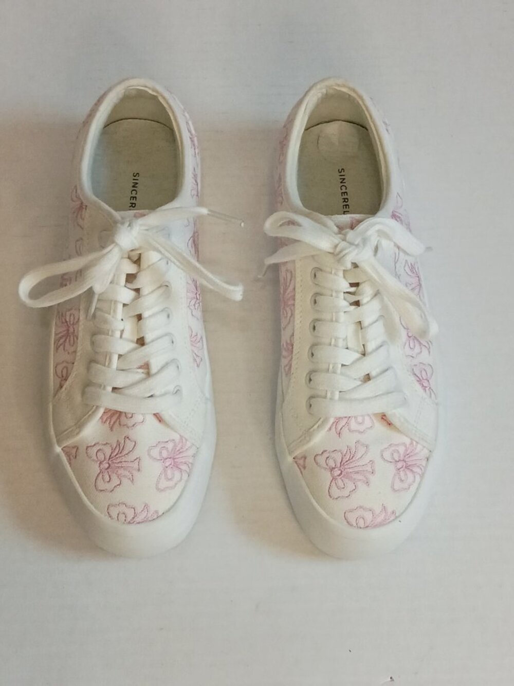 Sincerely Jules Coquette White Pink Bow Canvas Sneakers Women’s Size 8M